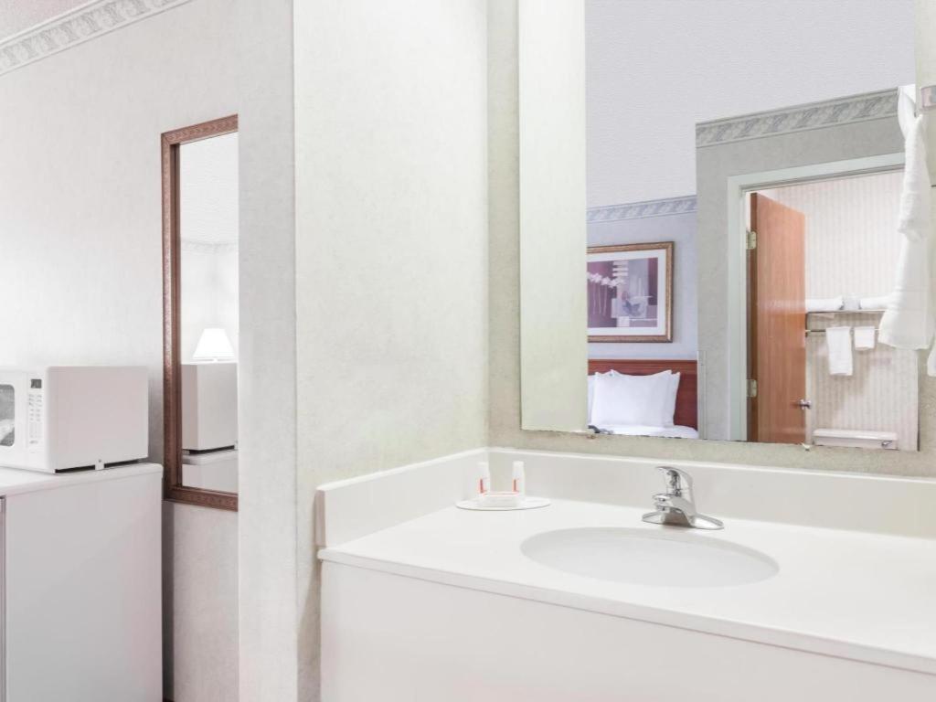 Red Roof Inn Martinsburg Zewnętrze zdjęcie